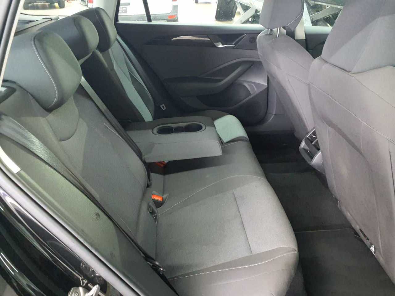 Vw Passat Variant 1.5 e-TSI OPF DSG 13