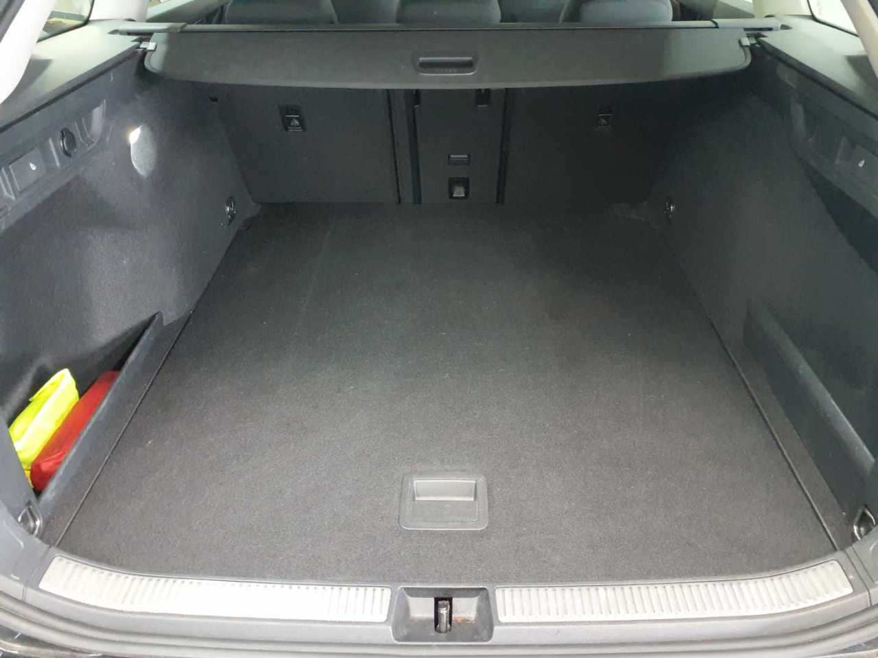 Vw Passat Variant 1.5 e-TSI OPF DSG 15