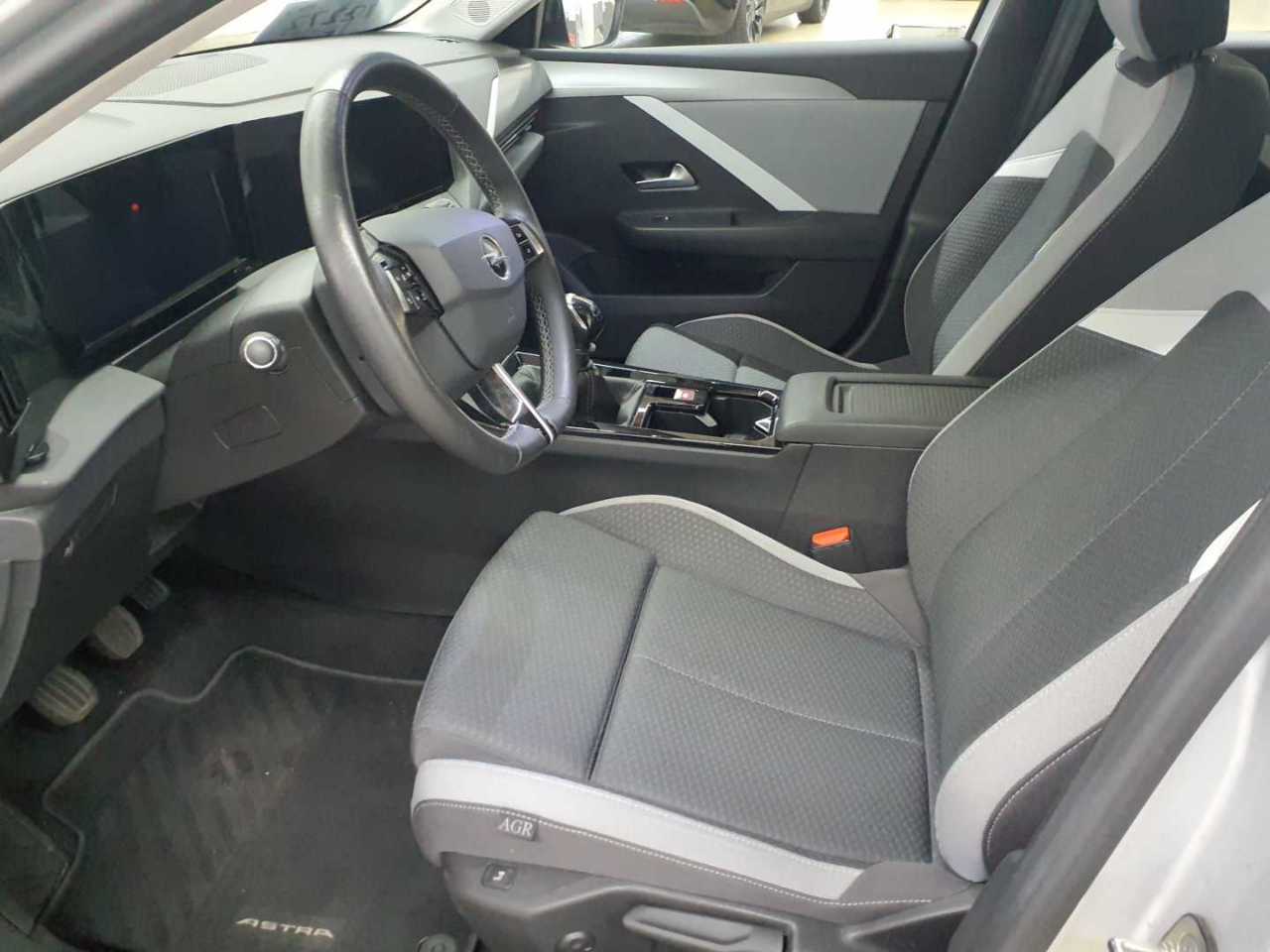 Opel Astra Sports Tourer 1.5 D Business Edition 7