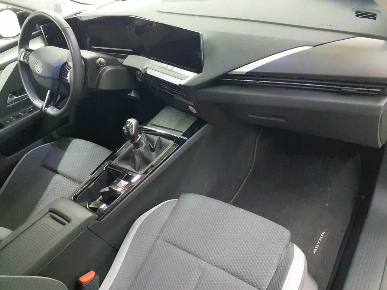 Opel Astra Sports Tourer 1.5 D Business Edition 9