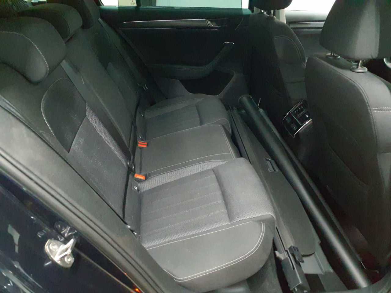 Skoda Superb Combi 1.4 TSI iV DSG Style 14