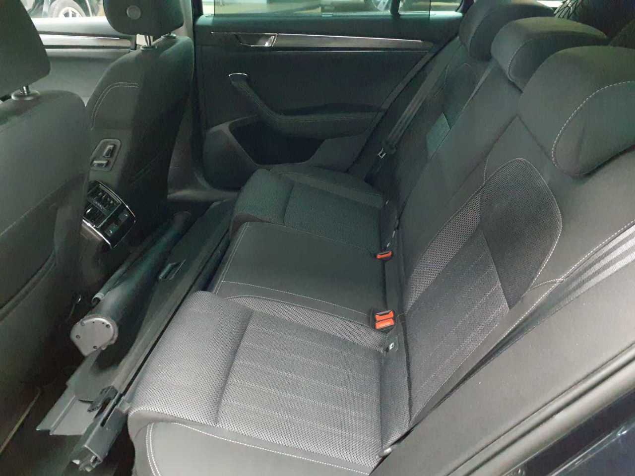 Skoda Superb Combi 1.4 TSI iV DSG Style 13