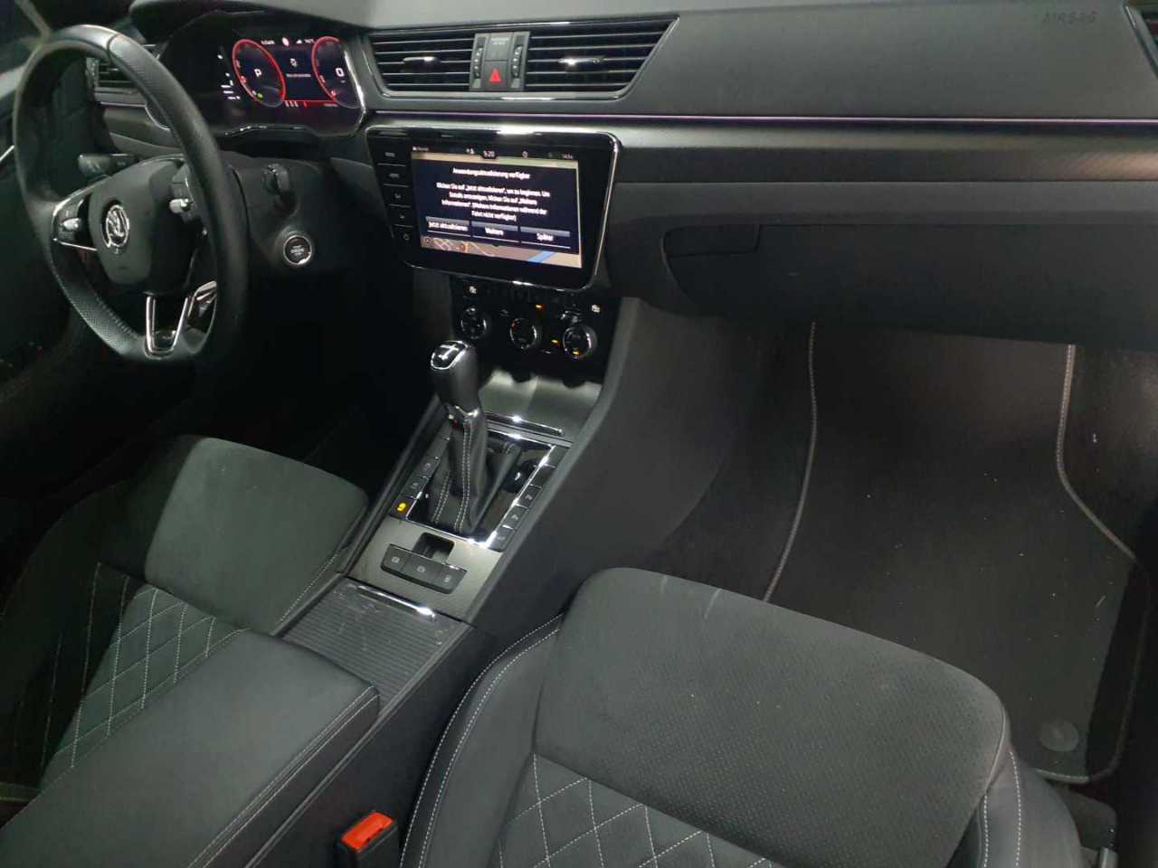 Skoda Superb Combi 2.0 TDI 4x4 DSG Sportline 9