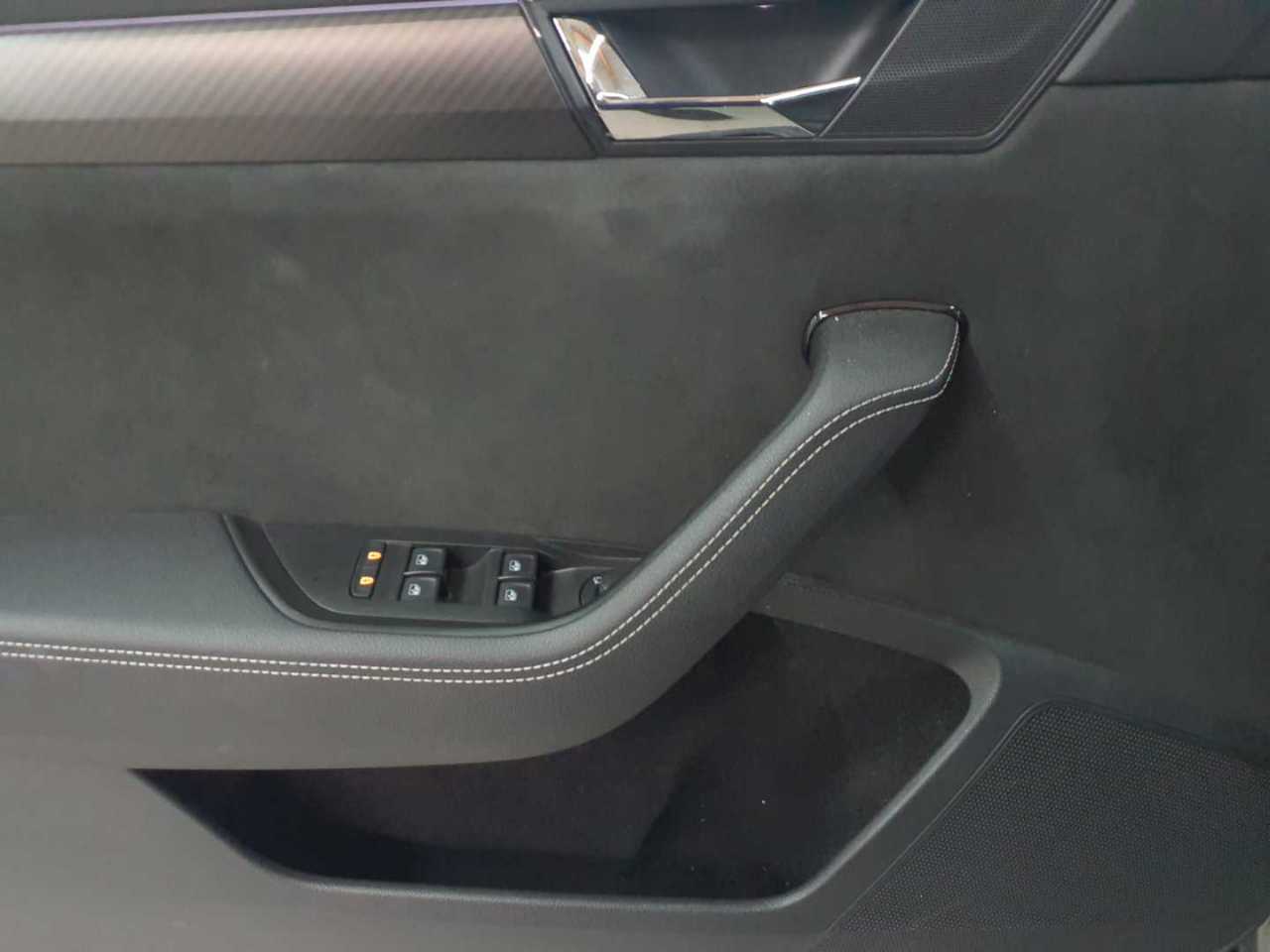 Skoda Superb Combi 2.0 TDI 4x4 DSG Sportline 19