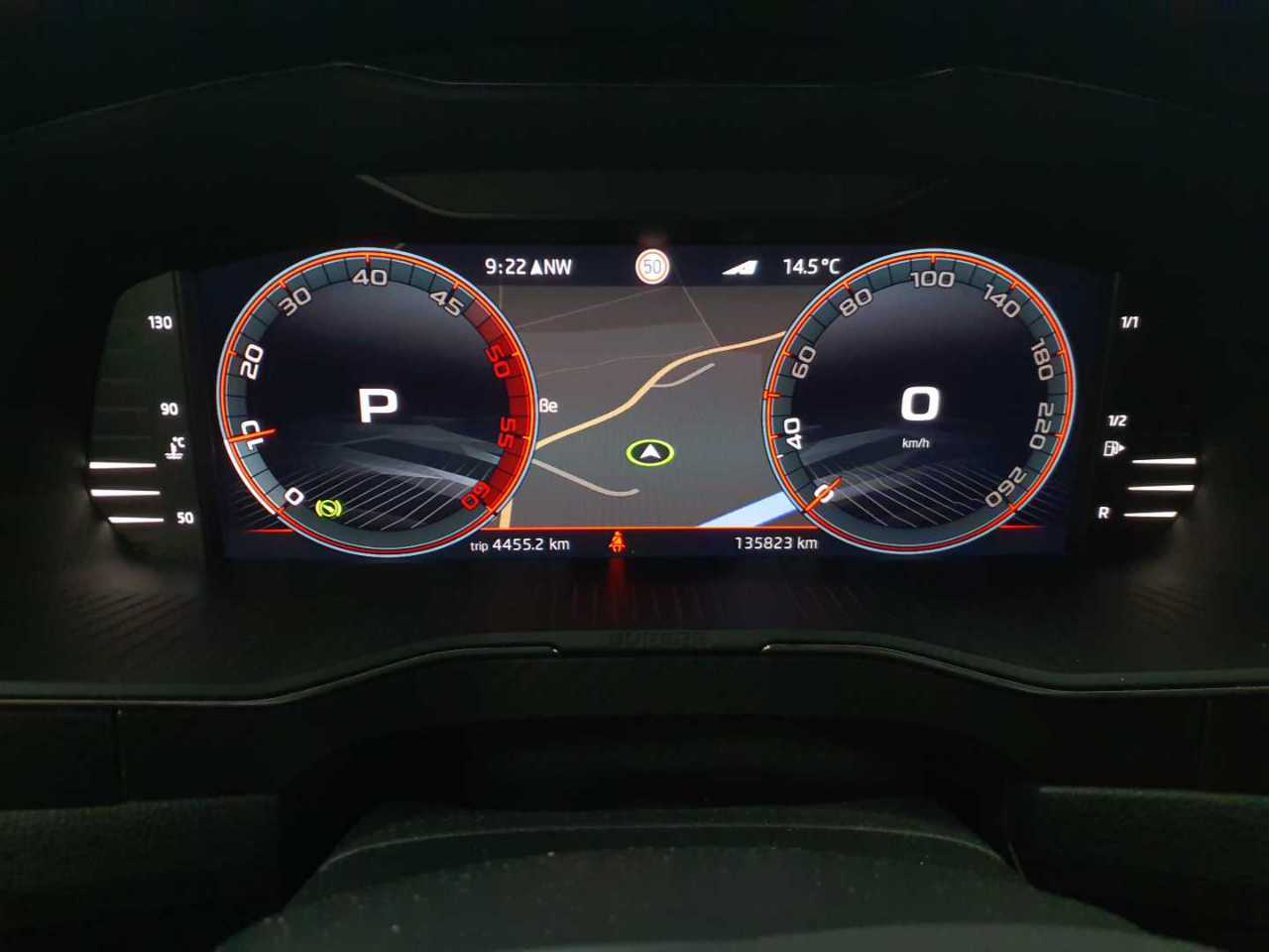 Skoda Superb Combi 2.0 TDI 4x4 DSG Sportline 11