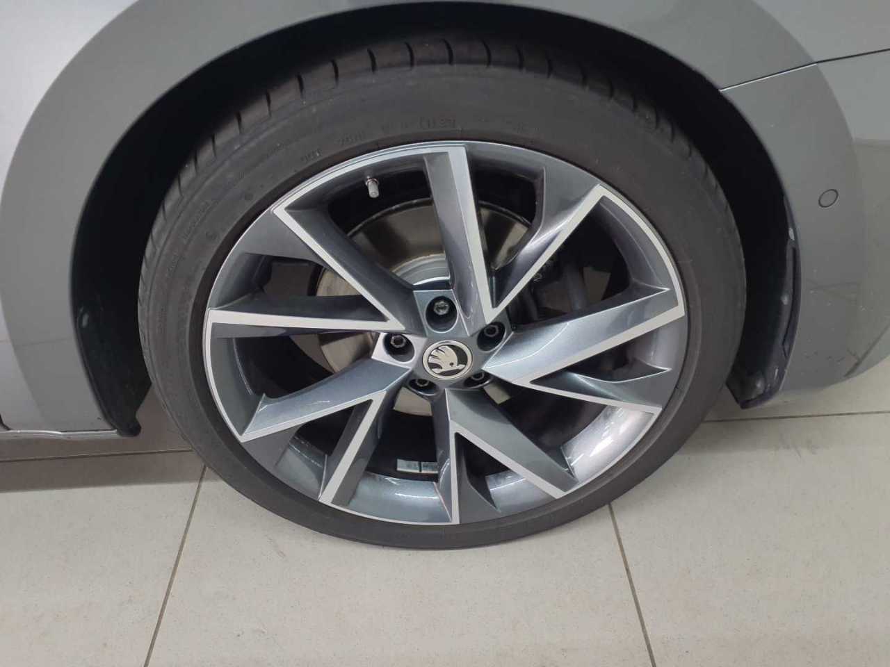 Skoda Superb Combi 2.0 TDI 4x4 DSG Sportline 17