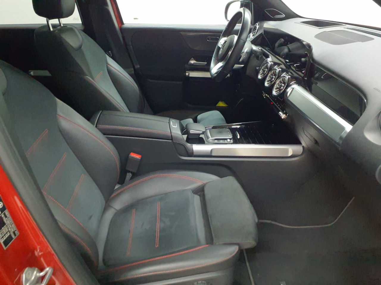 Mercedes-Benz GLB 220 d 4Matic 8G-DCT AMG Line 8
