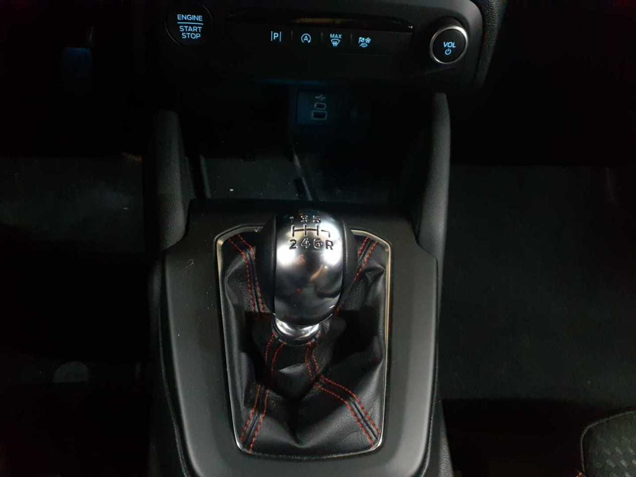 Ford Focus Turnier 1.0 EcoBoost Hybrid ST-LINE X 10