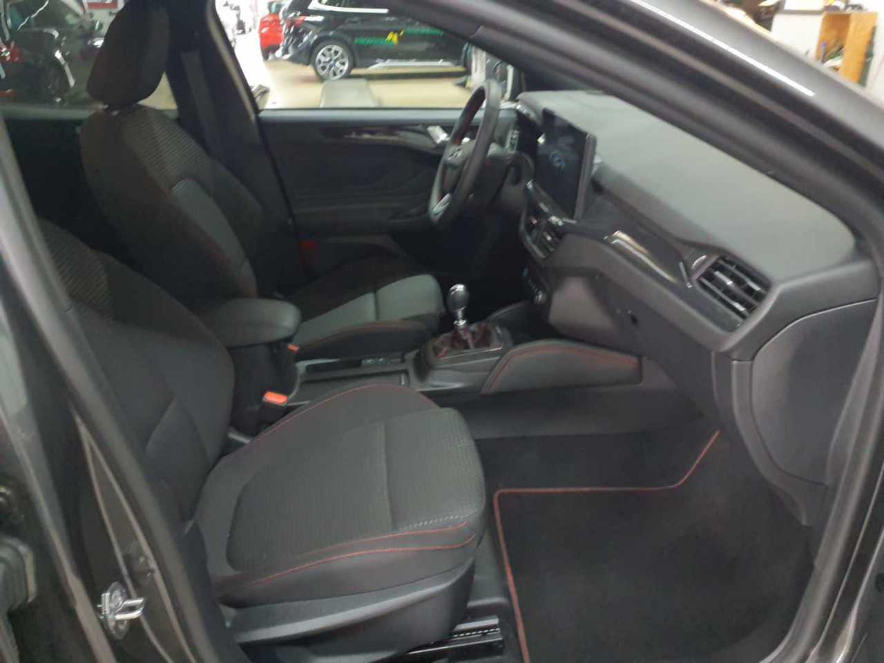 Ford Focus Turnier 1.0 EcoBoost Hybrid ST-LINE X 8