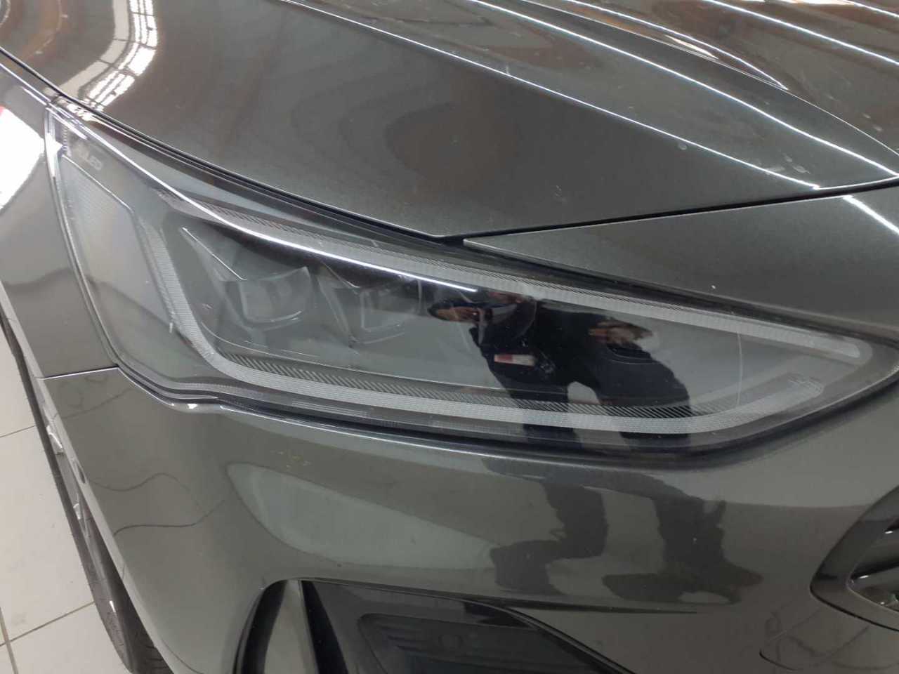 Ford Focus Turnier 1.0 EcoBoost Hybrid ST-LINE X 17