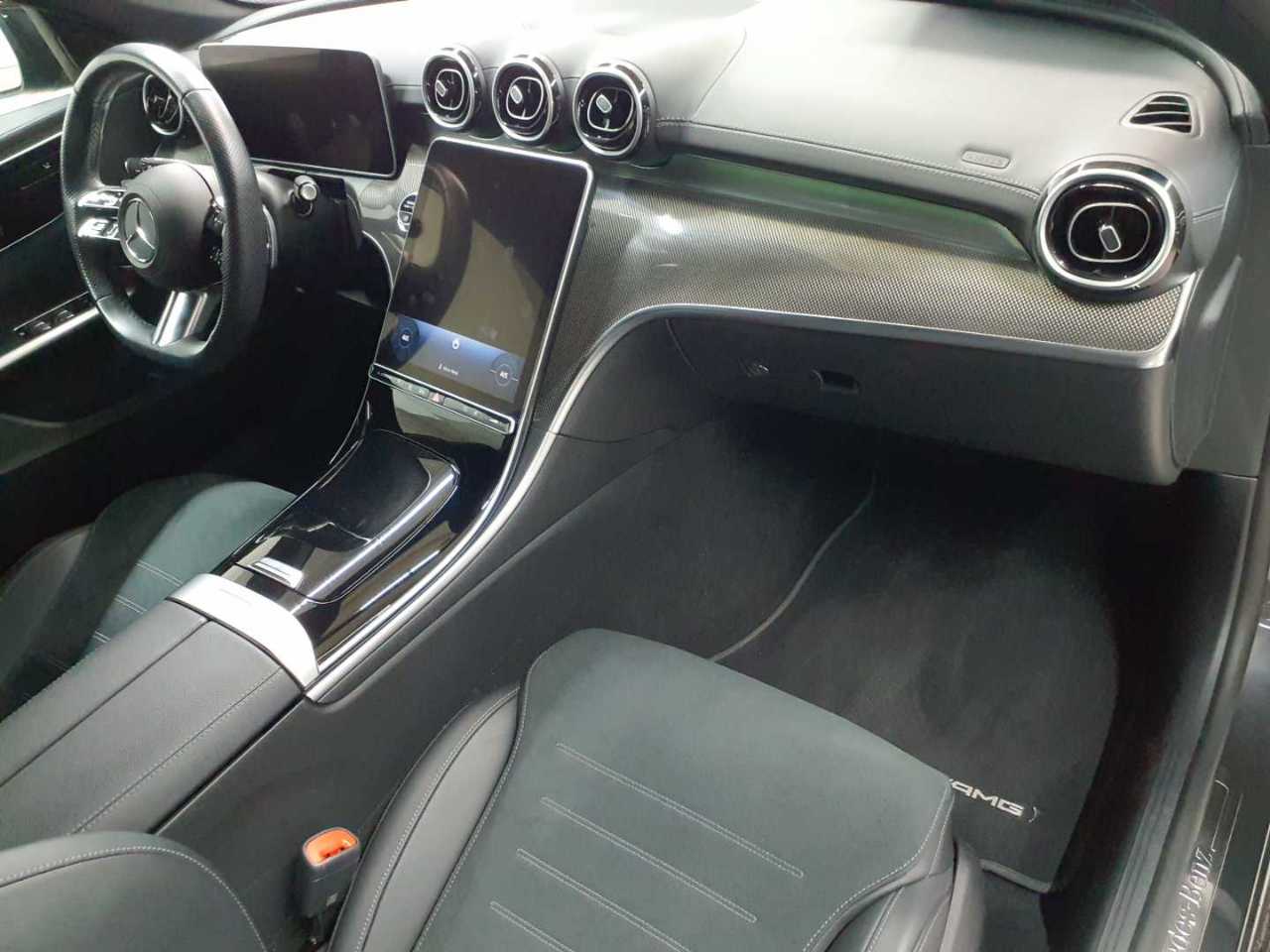 Mercedes-Benz C 220 d 4Matic T 9G-TRONIC AMG Line 9