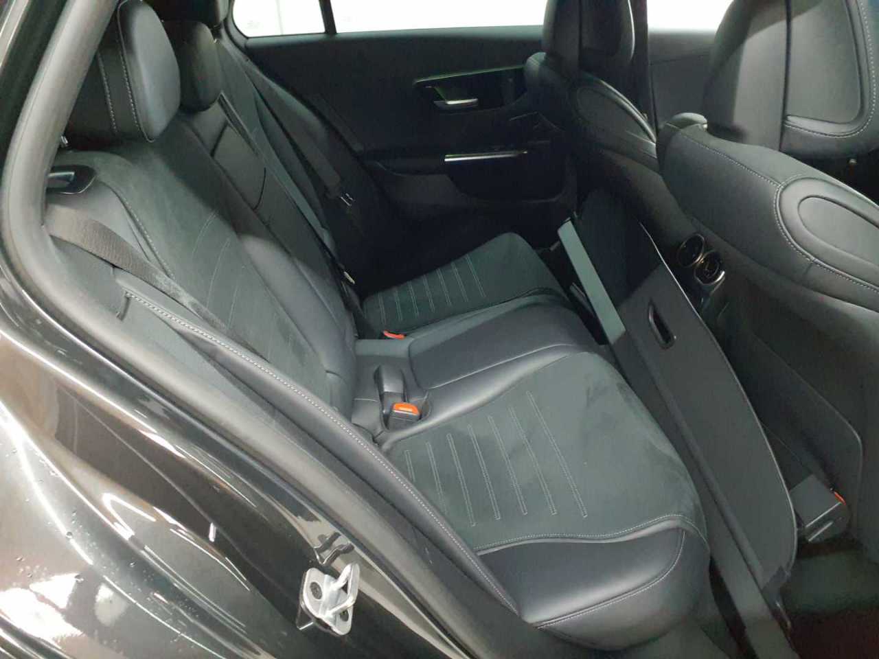 Mercedes-Benz C 220 d 4Matic T 9G-TRONIC AMG Line 14