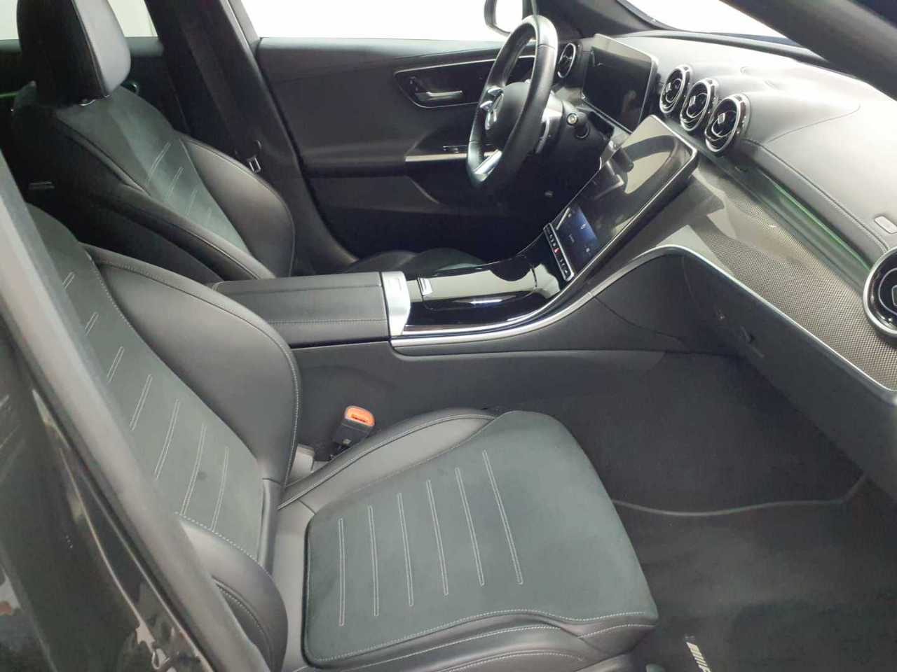 Mercedes-Benz C 220 d 4Matic T 9G-TRONIC AMG Line 8