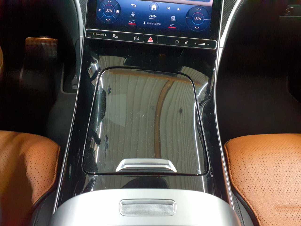 Mercedes-Benz C 300 d T 9G-TRONIC AMG Line 10