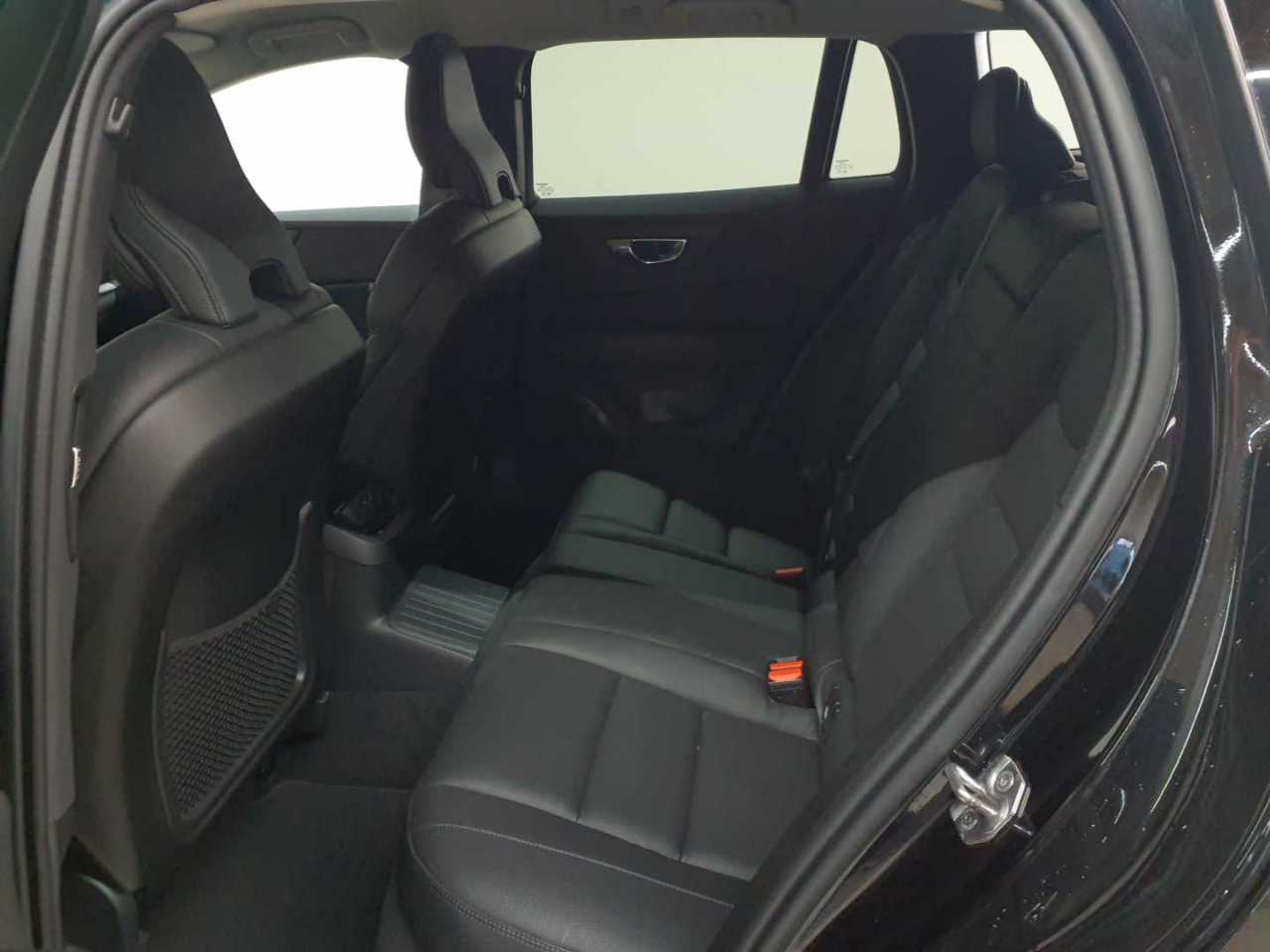 Volvo V60 T6 AWD Recharge Geartronic Inscription 13