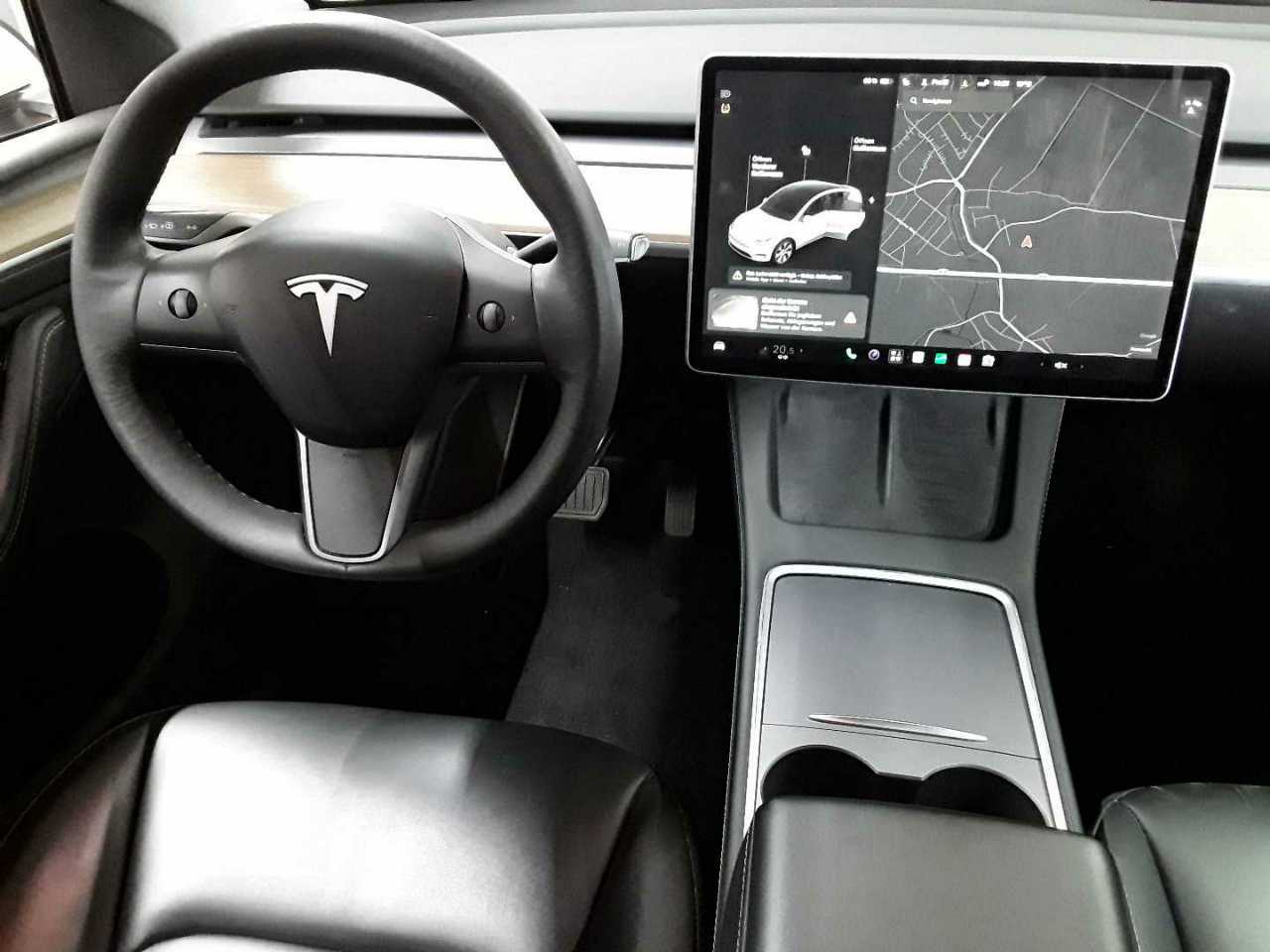 Tesla Model Y Long Range Dual Motor AWD 10