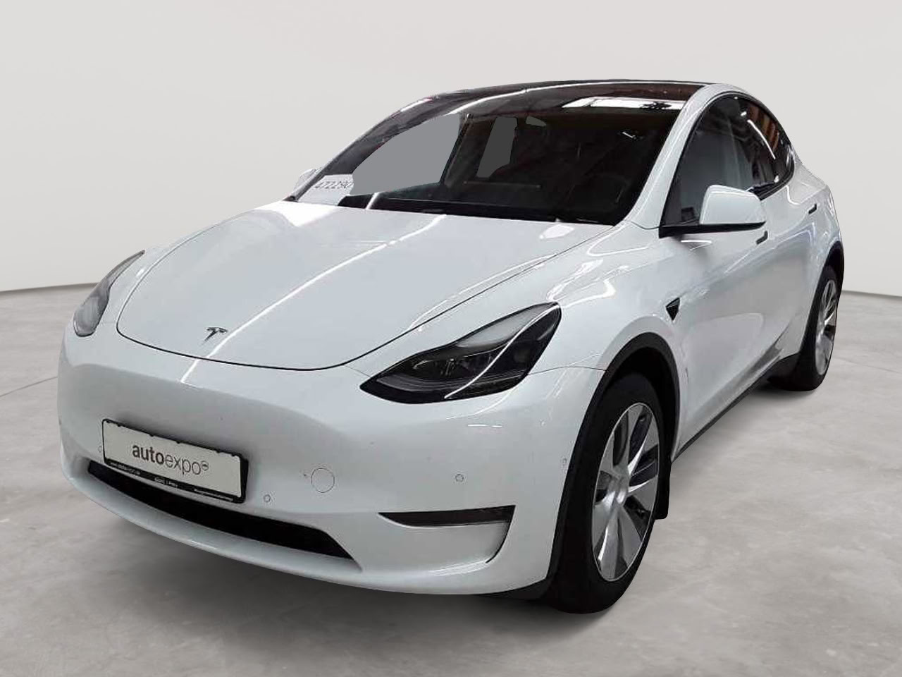 Tesla Model Y Long Range Dual Motor AWD 2