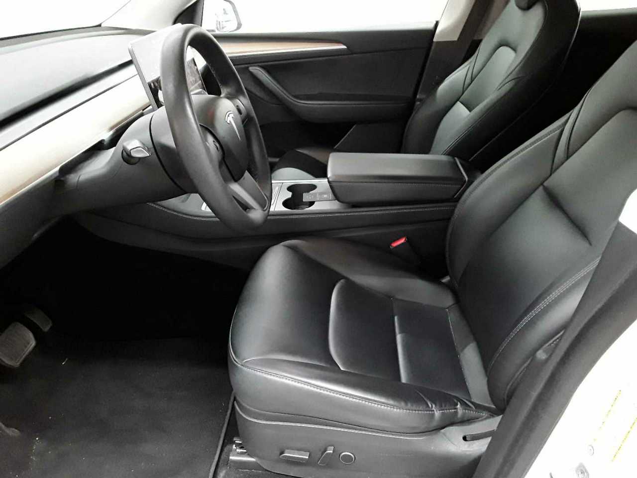 Tesla Model Y Long Range Dual Motor AWD 7