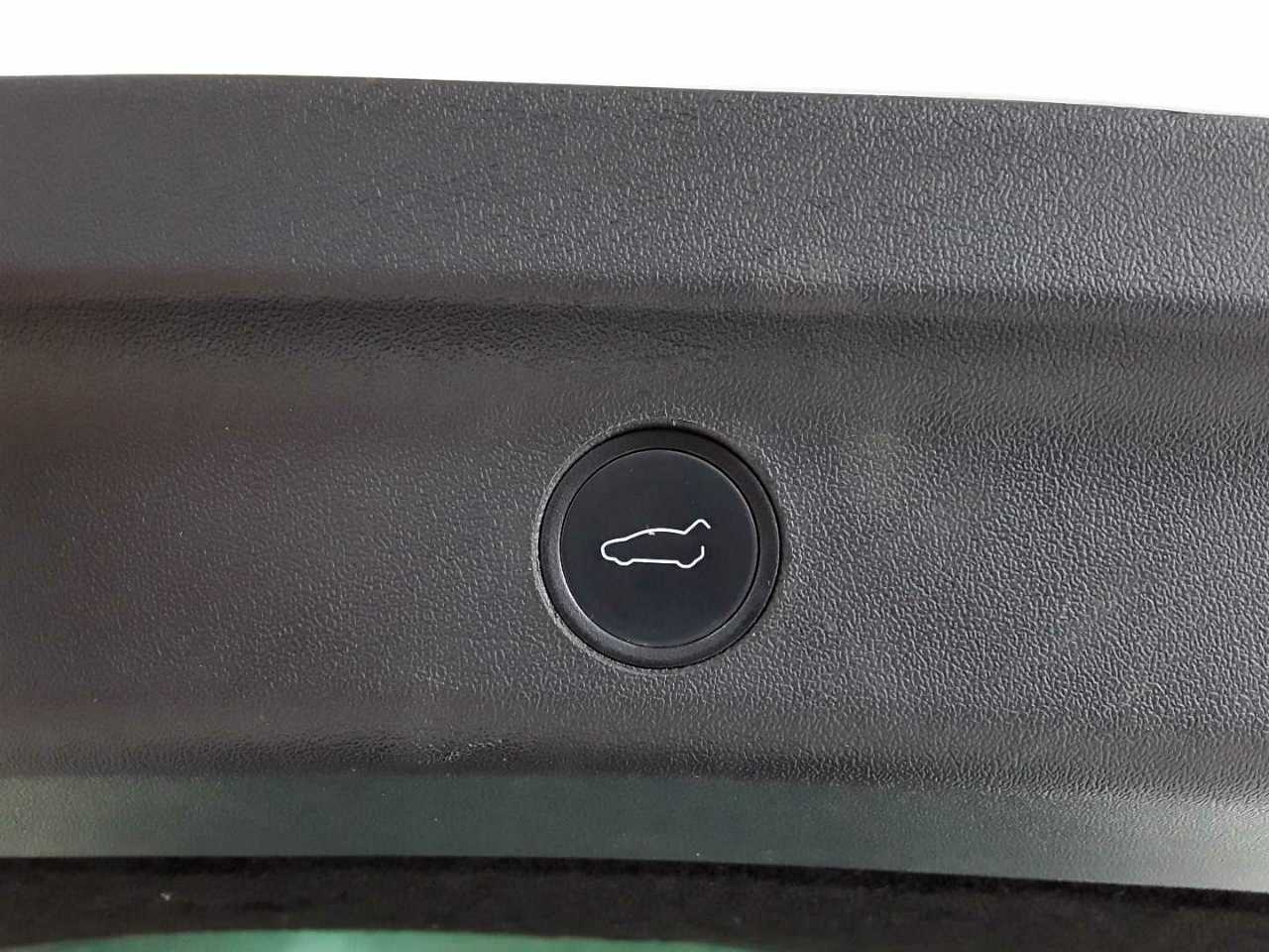 Tesla Model Y Long Range Dual Motor AWD 19