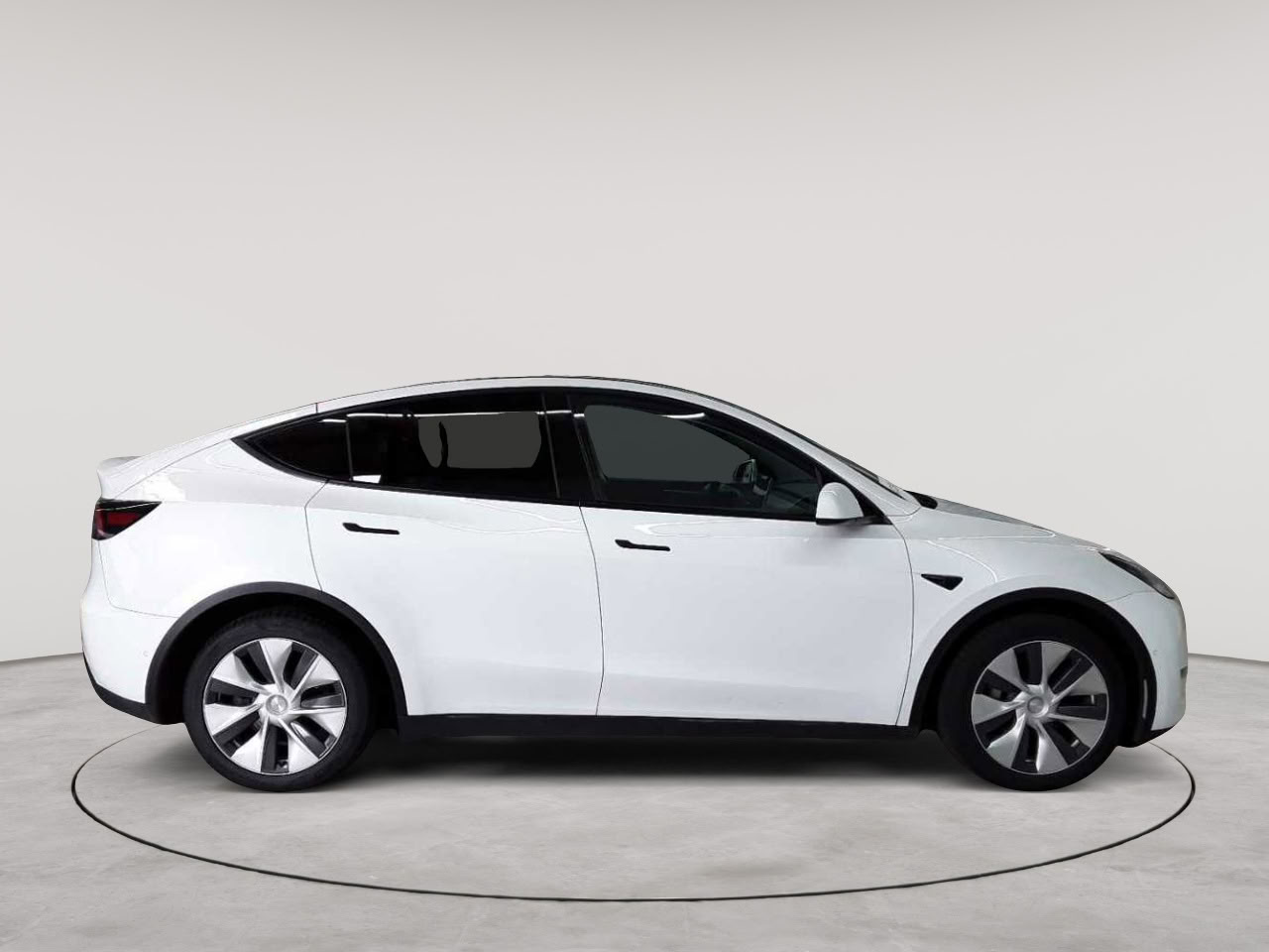 Tesla Model Y Long Range Dual Motor AWD 3