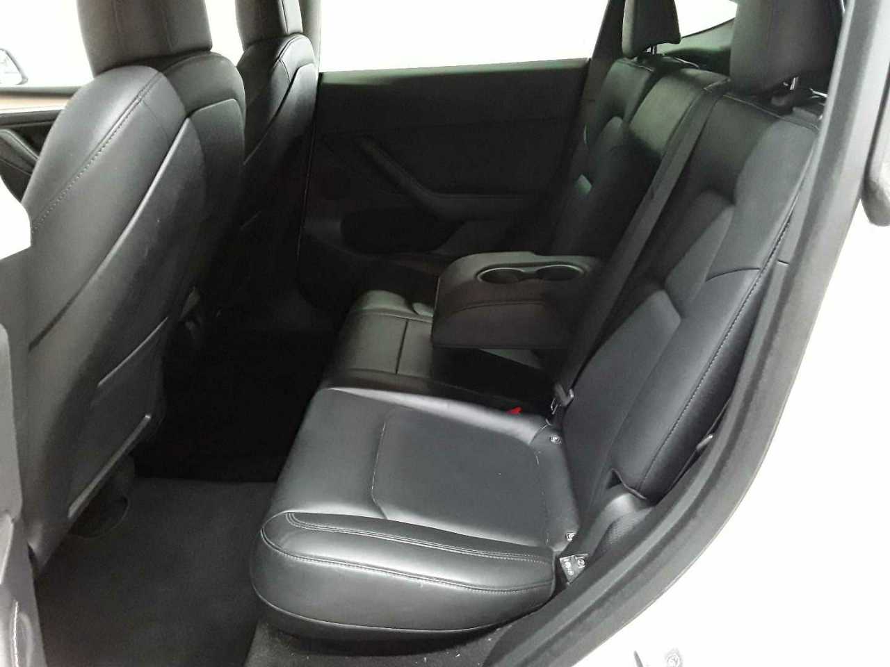 Tesla Model Y Long Range Dual Motor AWD 13