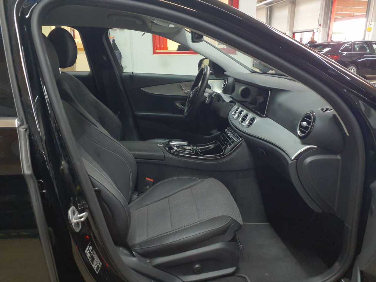 Mercedes-Benz E 300 de T 9G-TRONIC Avantgarde 8