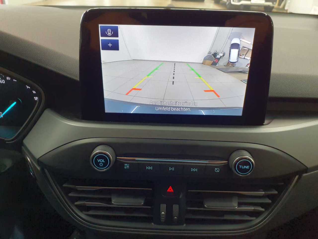 Ford Focus Turnier 1.5 EcoBlue Start-Stopp-System COOL&CONNECT 16