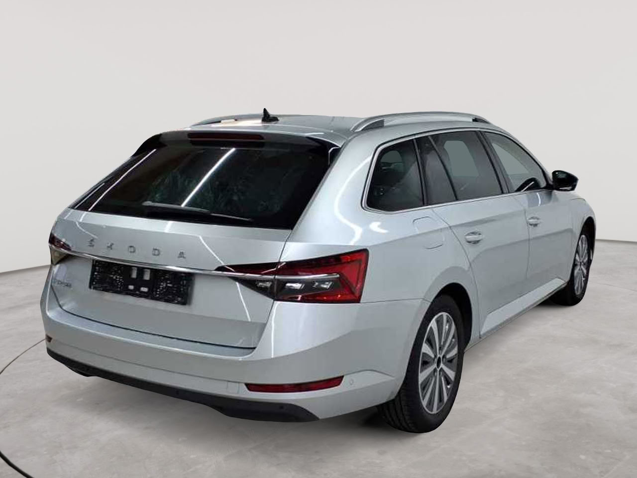 Skoda Superb Combi 2.0 TDI DSG Style 4