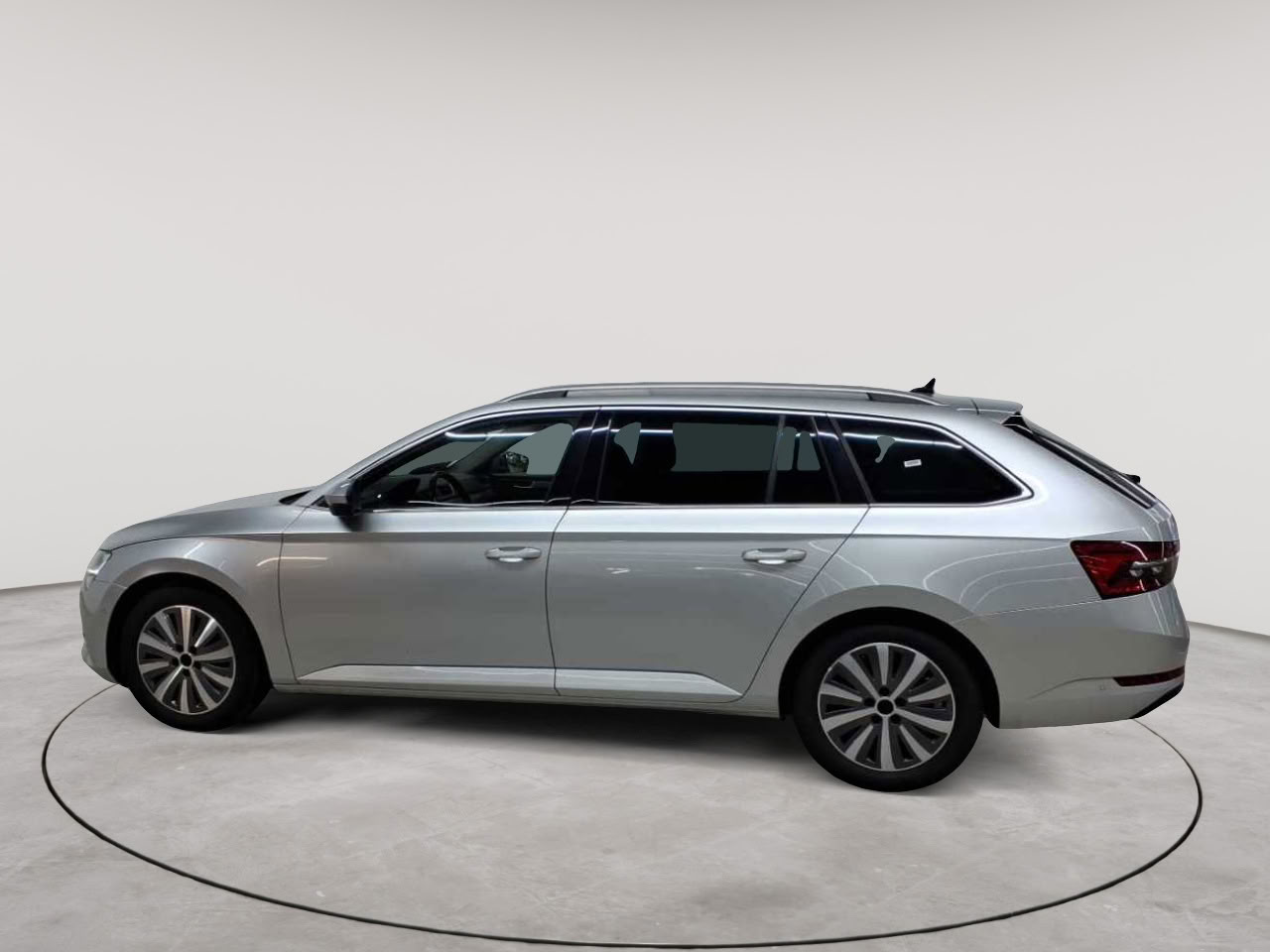 Skoda Superb Combi 2.0 TDI DSG Style 6