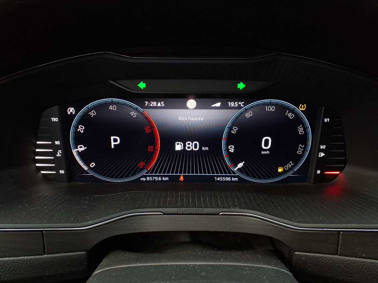 Skoda Superb Combi 2.0 TDI DSG Style 11