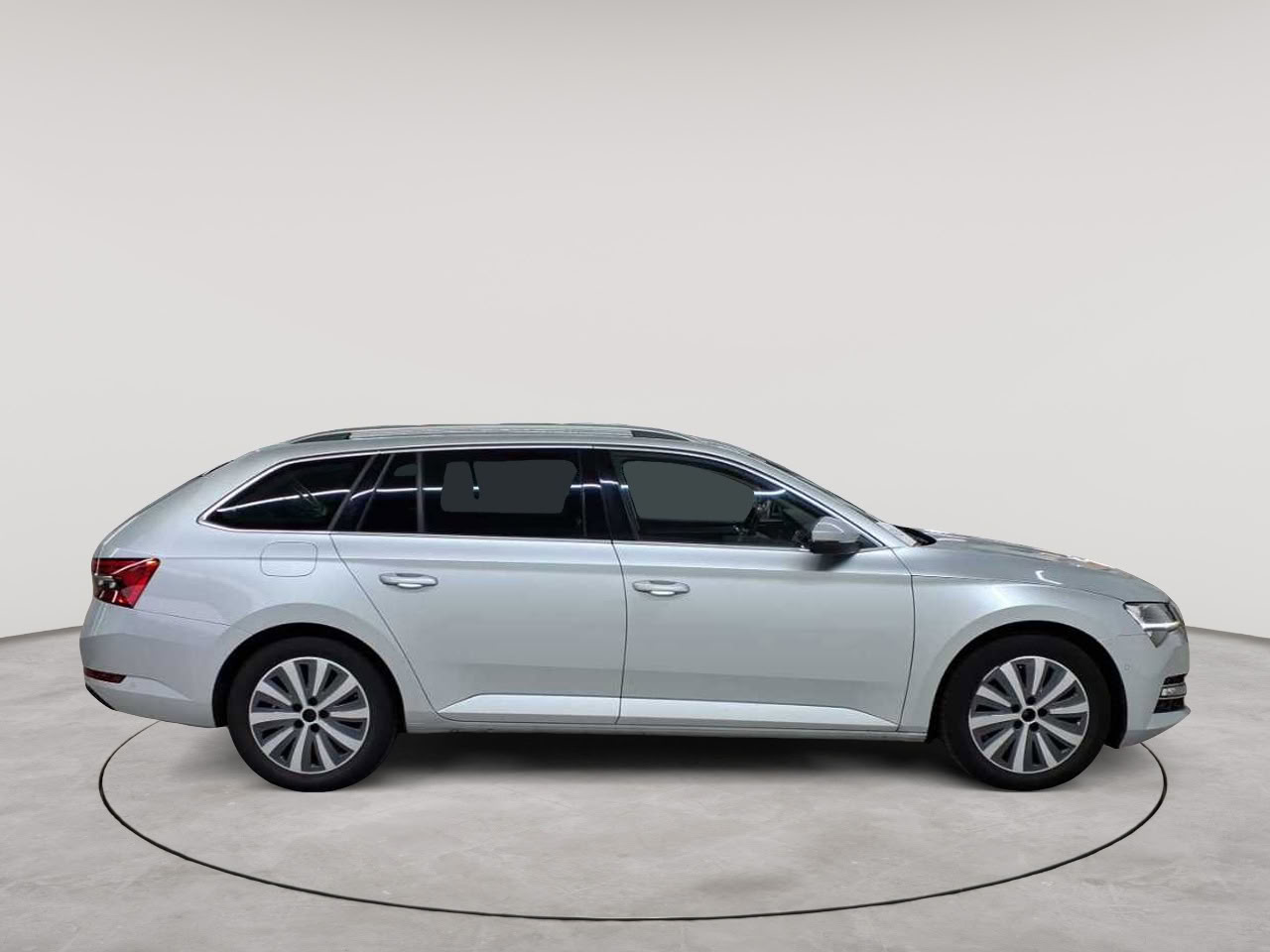 Skoda Superb Combi 2.0 TDI DSG Style 3