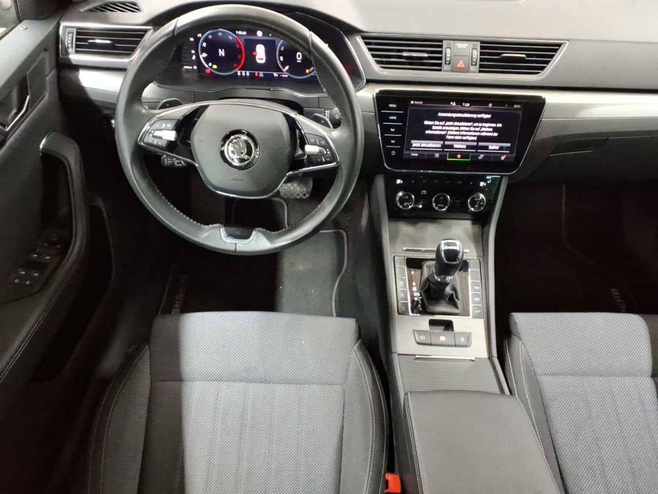 Skoda Superb Combi 2.0 TDI DSG Style 10