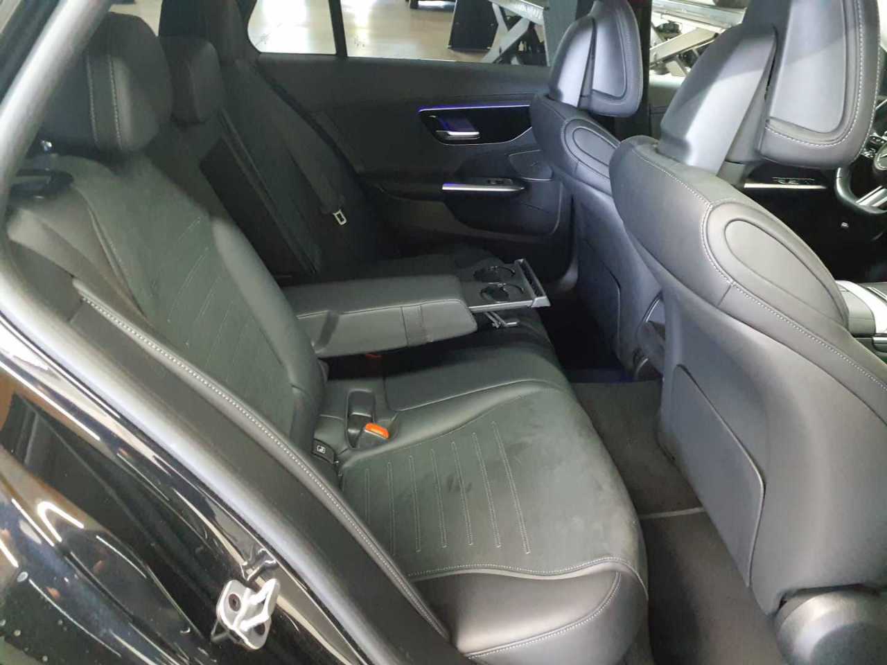 Mercedes-Benz C 180 T 9G-TRONIC AMG Line 13