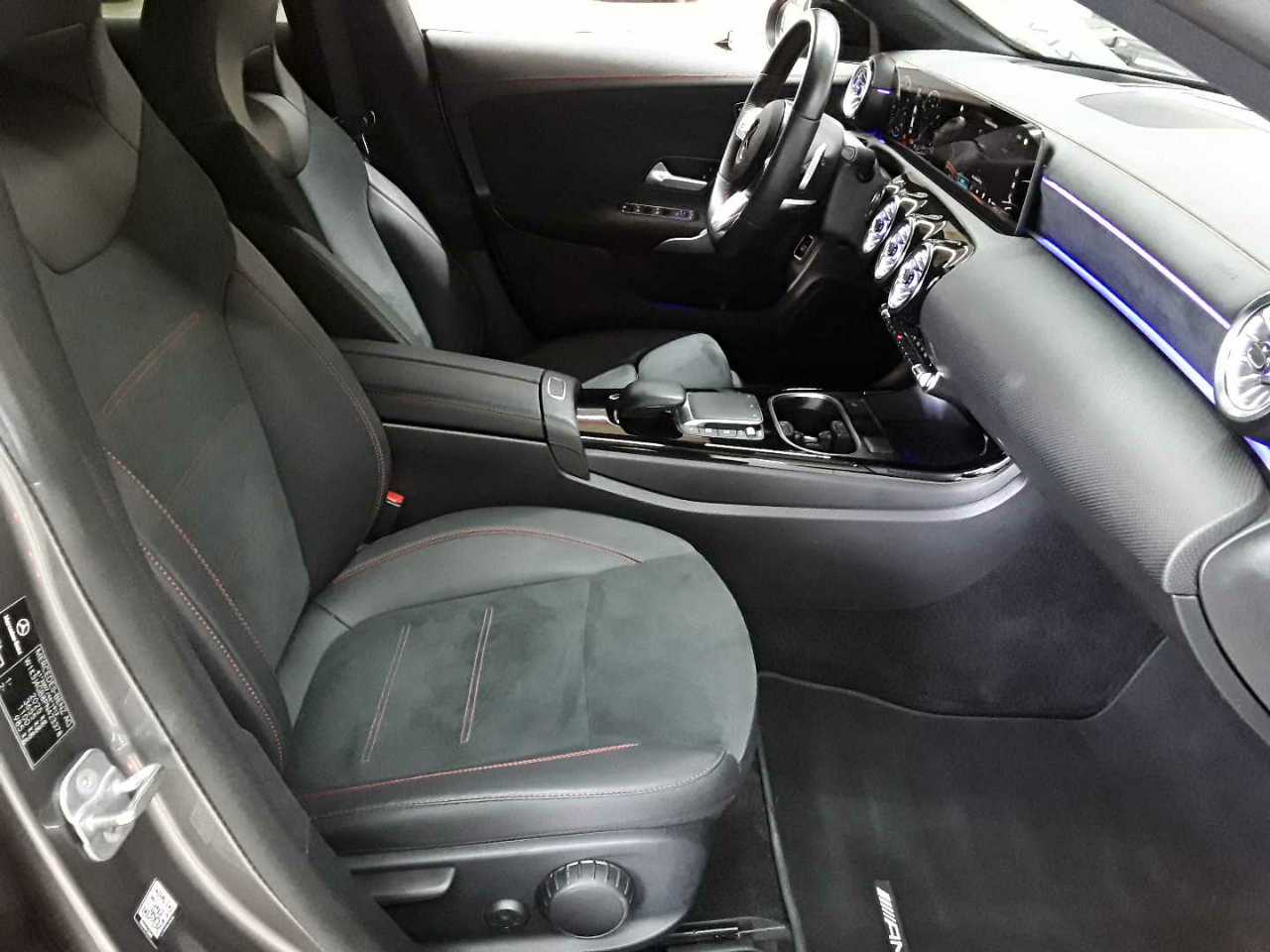 Mercedes-Benz CLA 250 7G-DCT AMG Line 8