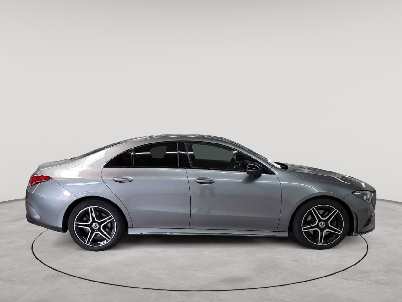 Mercedes-Benz CLA 250 7G-DCT AMG Line 3