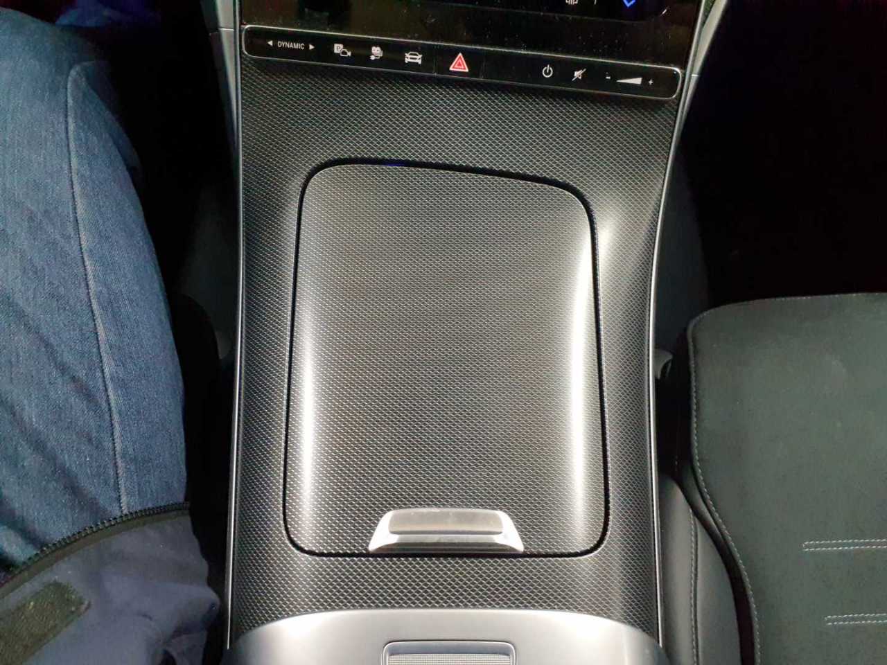 Mercedes-Benz C 300 e 9G-TRONIC AMG Line 10