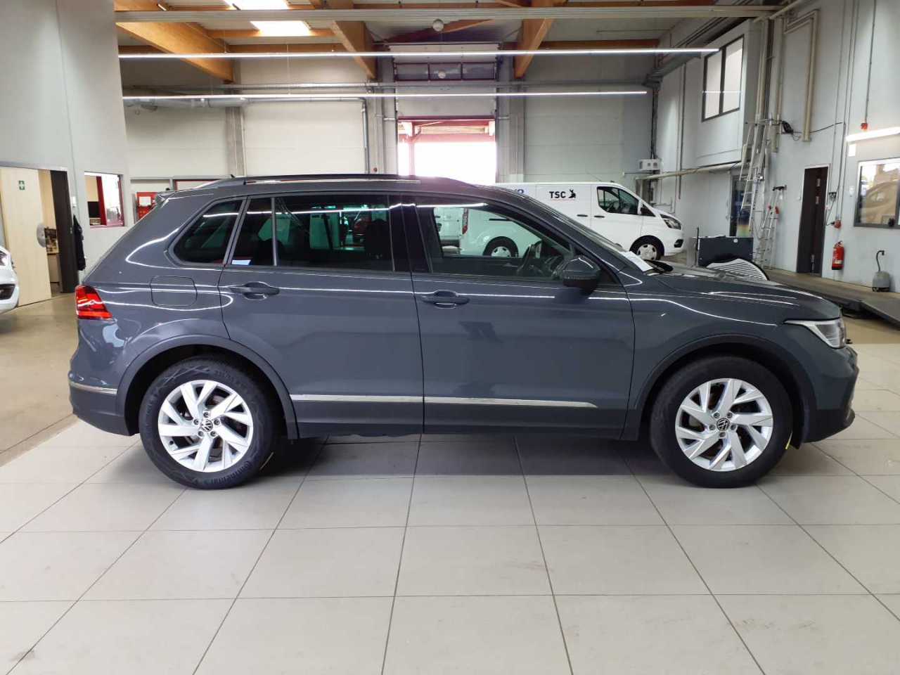 Vw Tiguan 2.0 TDI SCR DSG Life 9