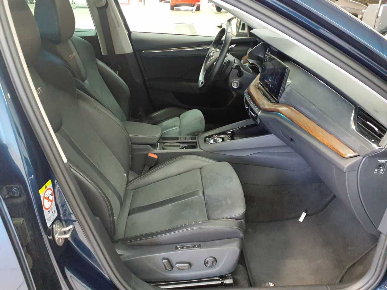 Skoda Octavia Combi 2.0 TSI DSG 4x4 Scout 7