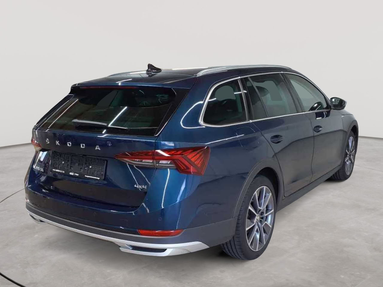 Skoda Octavia Combi 2.0 TSI DSG 4x4 Scout 4