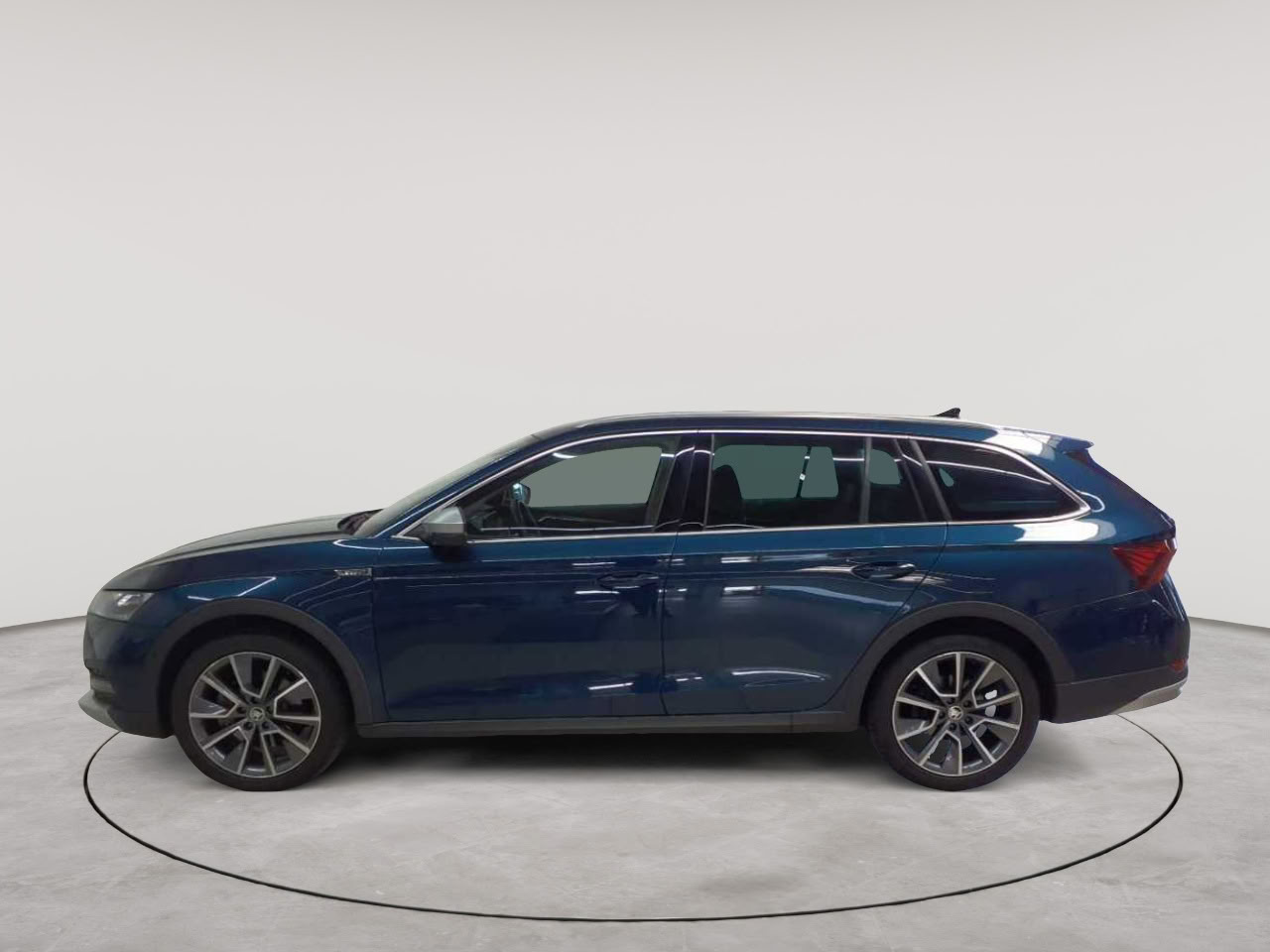 Skoda Octavia Combi 2.0 TSI DSG 4x4 Scout 6