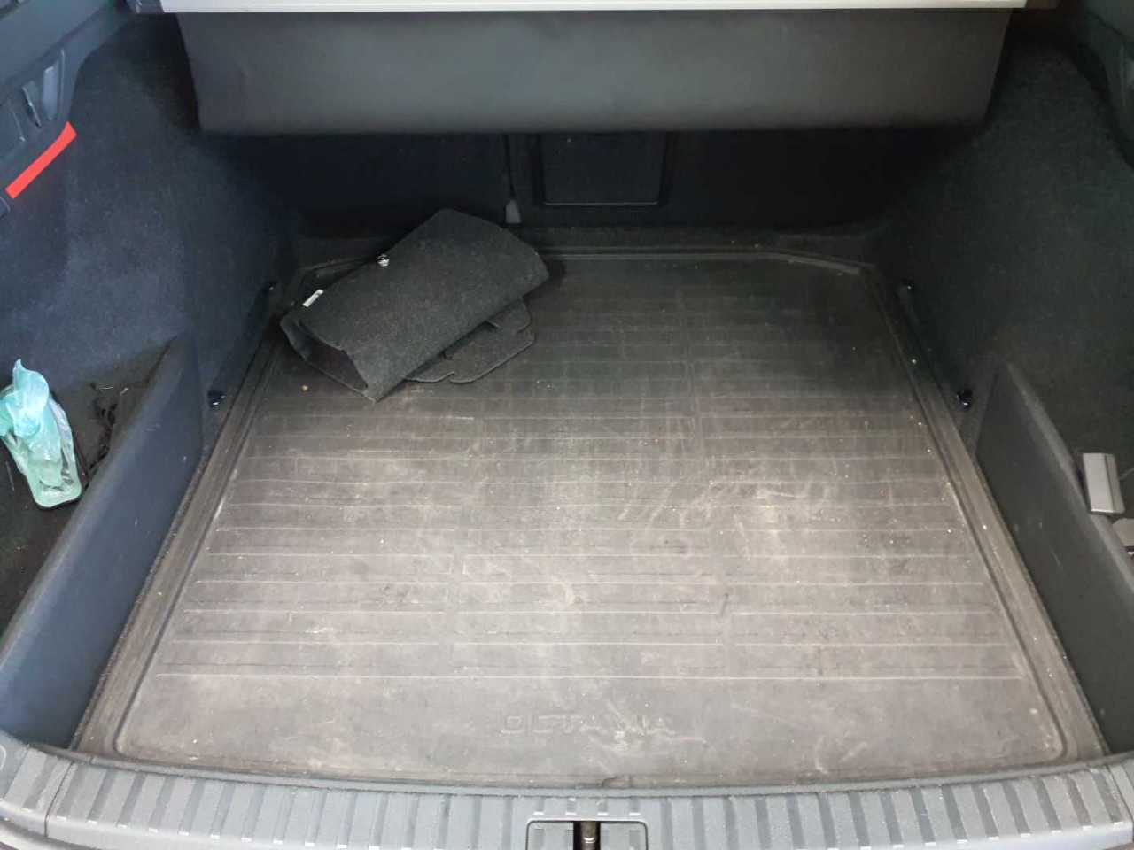 Skoda Octavia Combi 2.0 TSI DSG 4x4 Scout 15