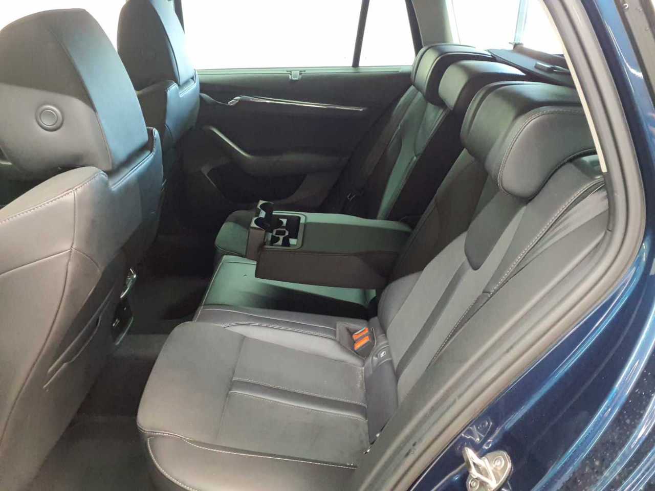 Skoda Octavia Combi 2.0 TSI DSG 4x4 Scout 14