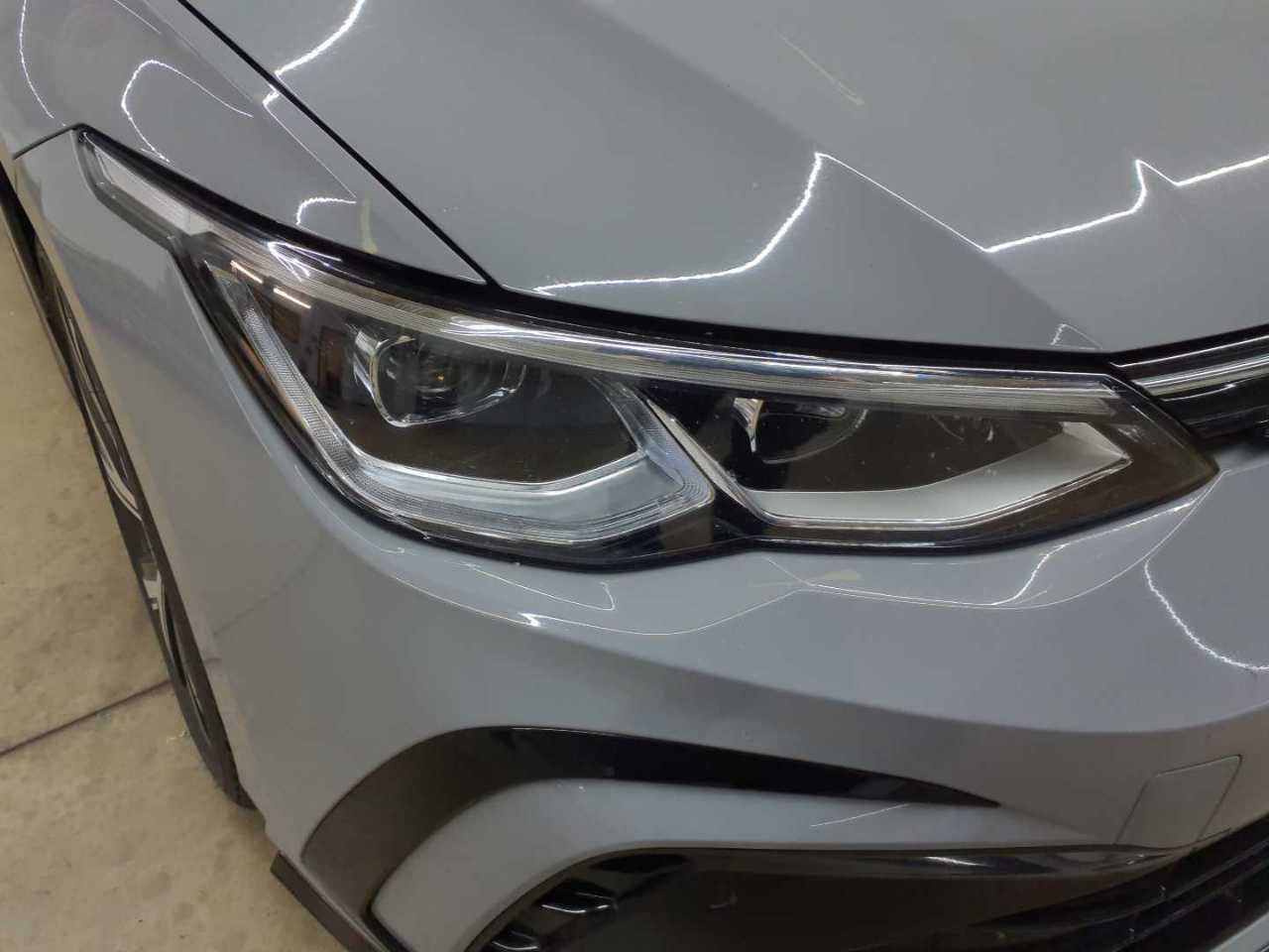 Vw Golf Variant 2.0 TDI SCR DSG R-Line 17