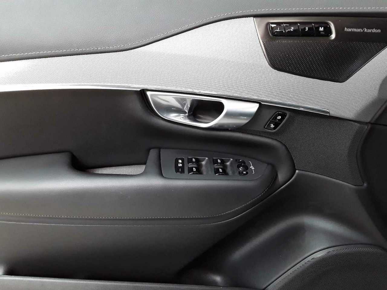 Volvo XC90 B5 D AWD Ultimate Dark 16