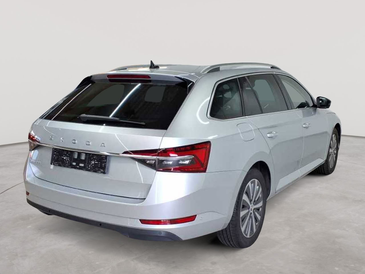Skoda Superb Combi 2.0 TDI DSG Style 4