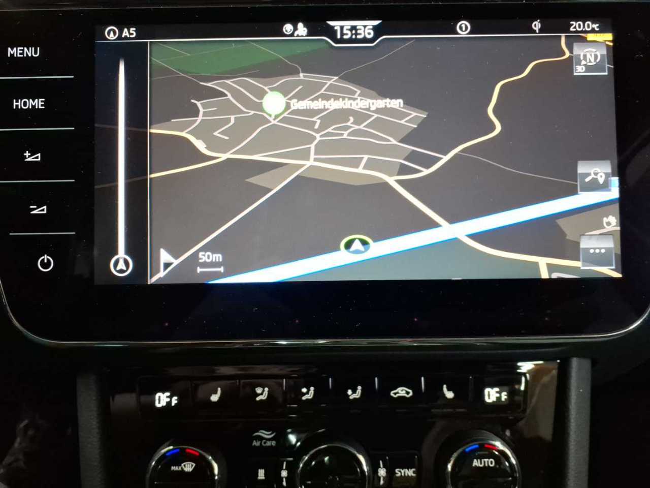Skoda Superb Combi 2.0 TDI DSG Style 12