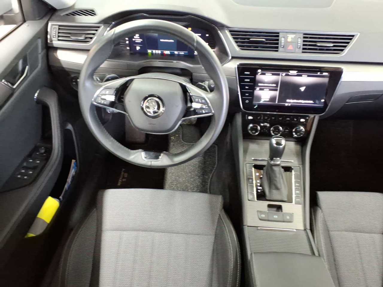 Skoda Superb Combi 2.0 TDI DSG Style 10