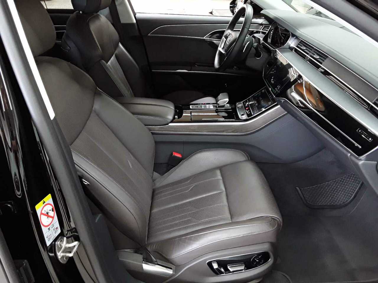 Audi A8 60 TFSI e quattro tiptronic 8