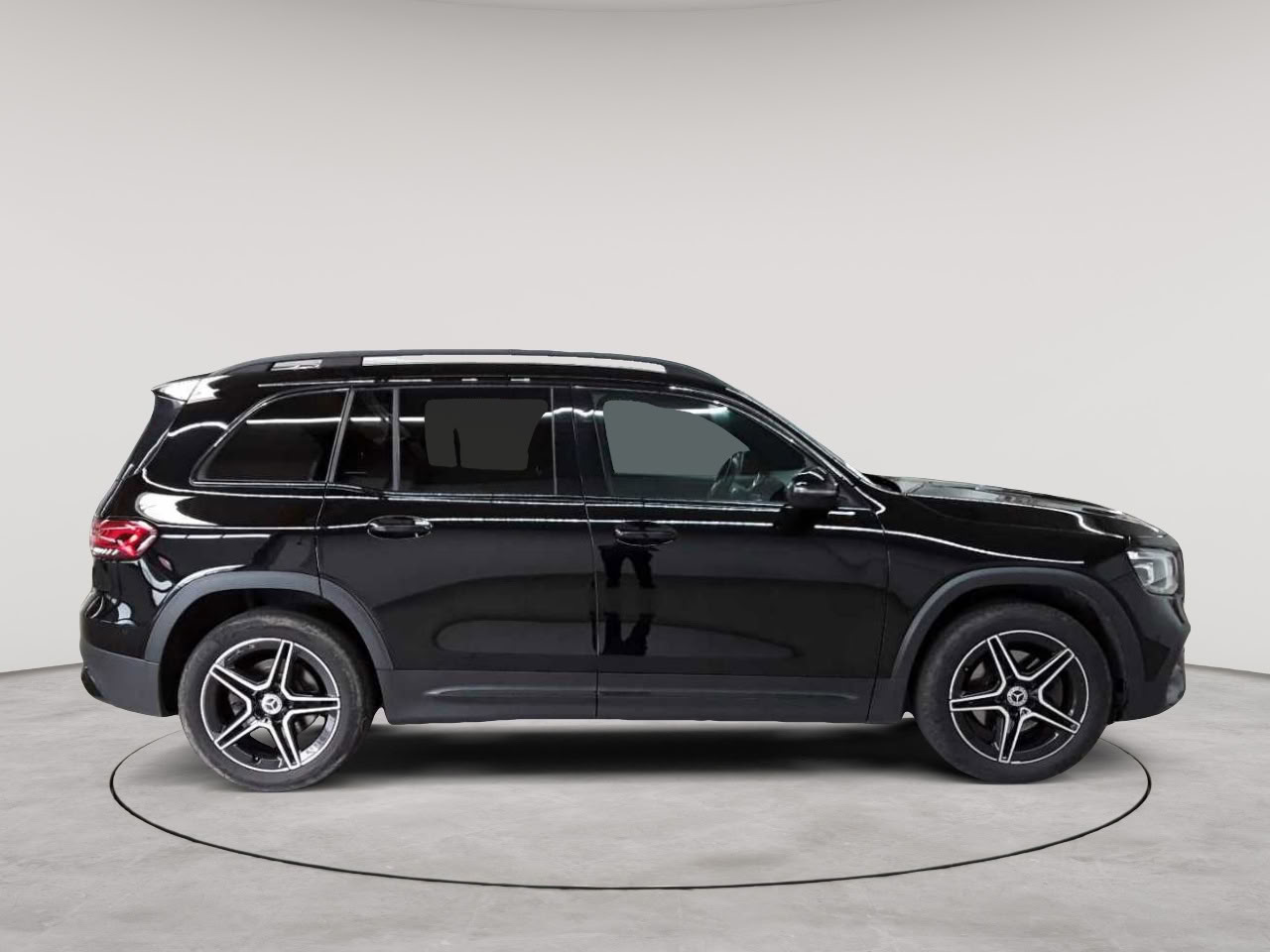 Mercedes-Benz GLB 220 d 8G-DCT AMG Line 3