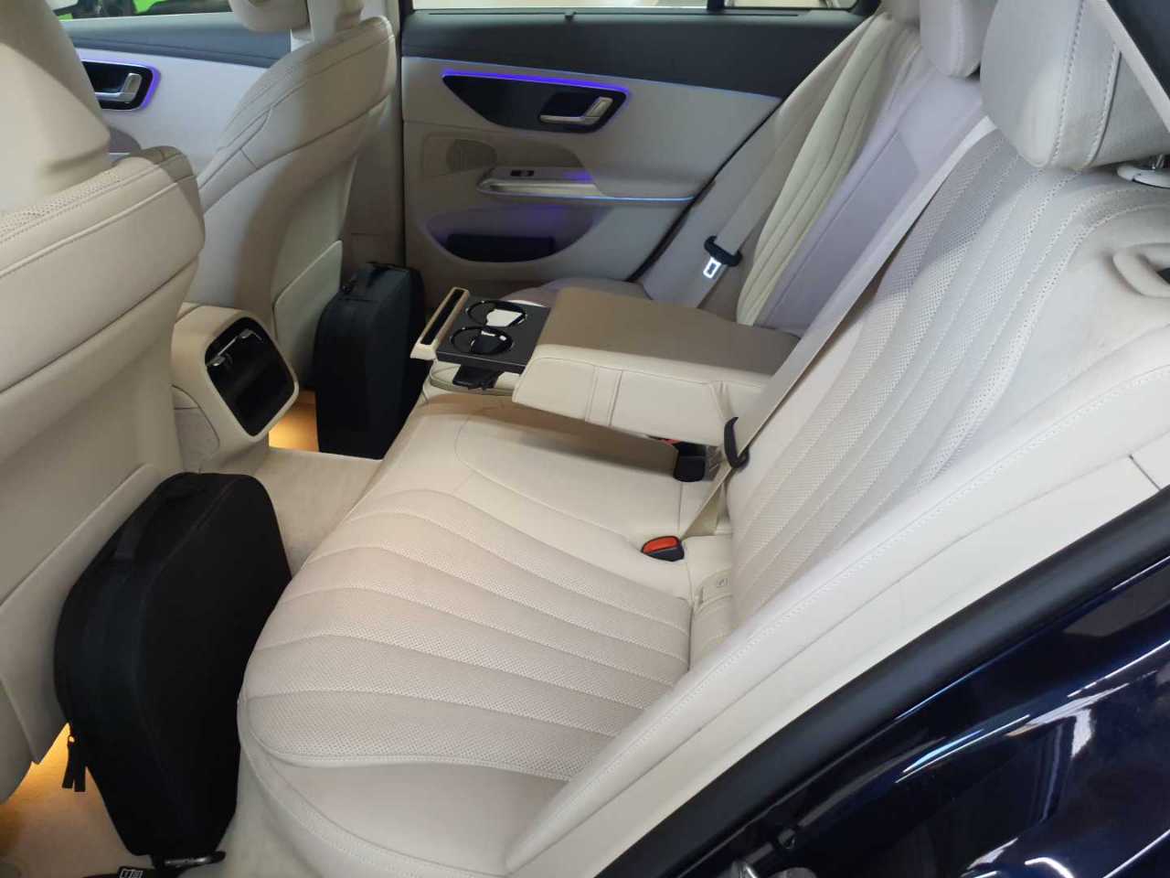 Mercedes-Benz E 300de T 9G-TRONIC 13